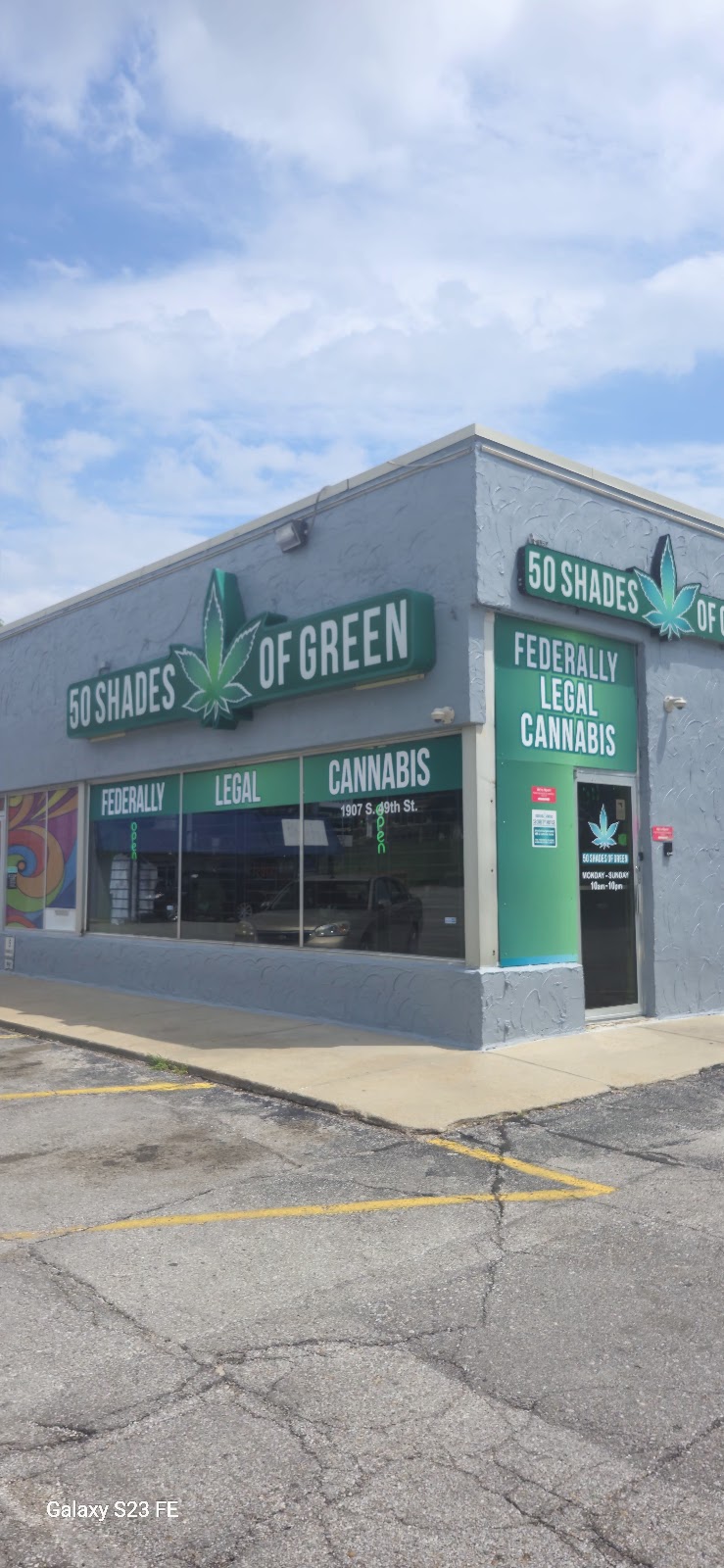 50 Shades of Green - Center