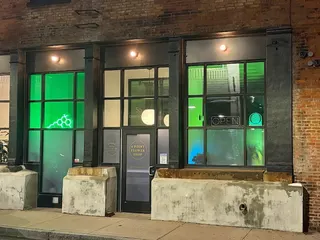 6 Point Flower Shop