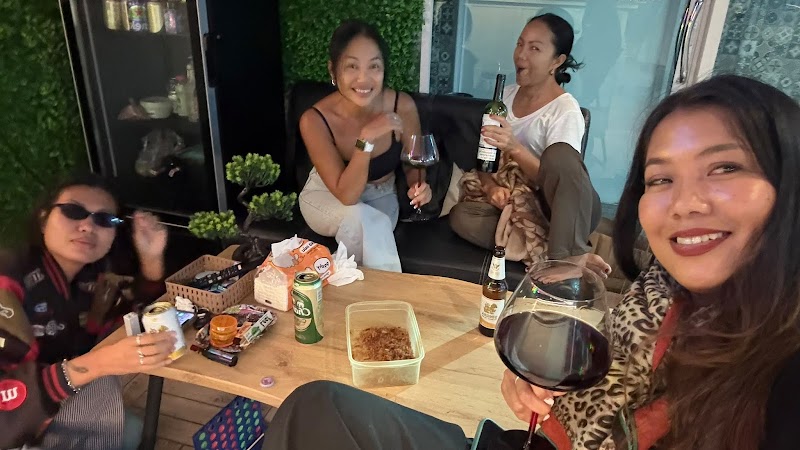 Bongzai Cannabis Dispensary and Wine Bar