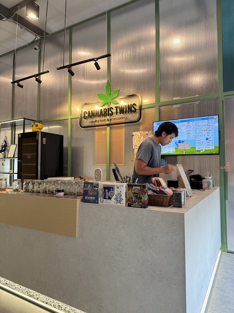CANNABIS TWINS Dispensary, Lounge and Weed Shop - Phloen Chit - 大麻
