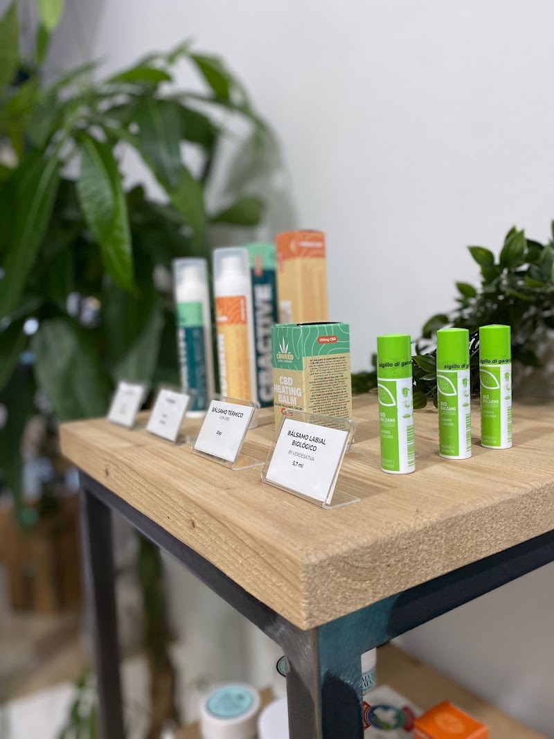 CBWEED Madrid Retiro - CBD SHOP