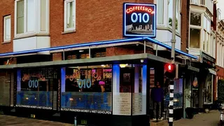 Coffeeshop 010.