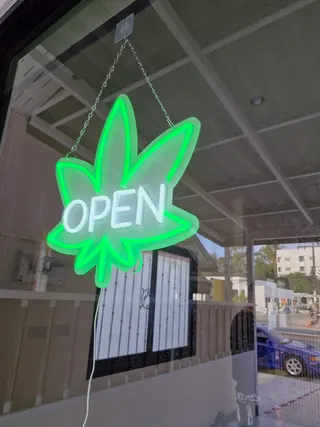 Friendly Weed Rawai