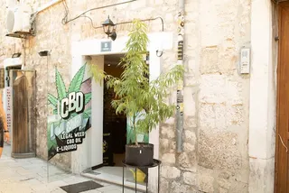 Garica CBD Shop Split