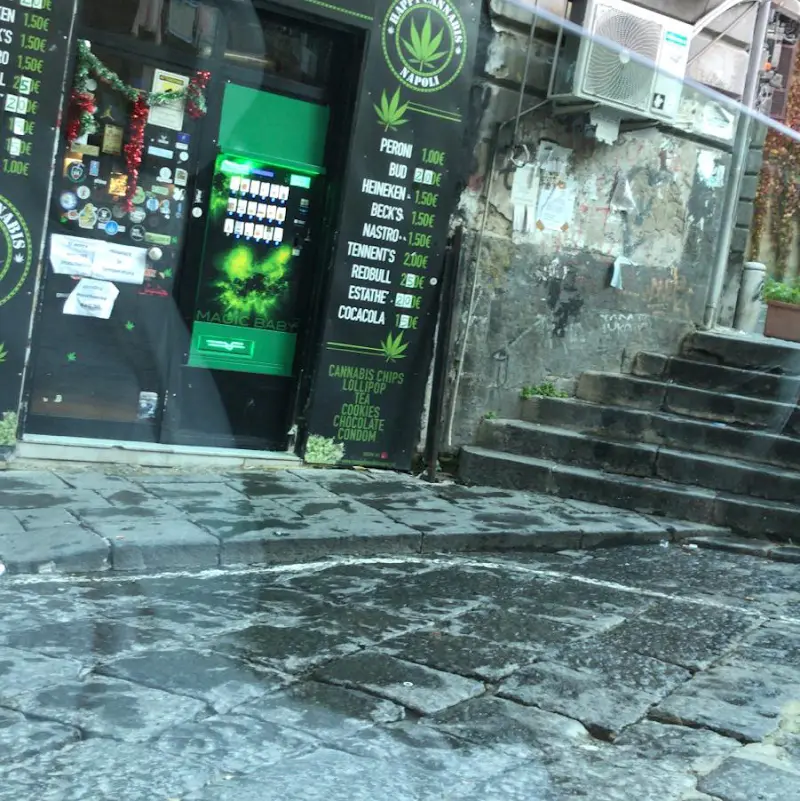 Happy Cannabis Napoli - consegna a domicilio Negozio e distributore Self-Service H24