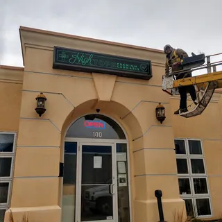 HighTops Recreational & Medical Marijuana Dispensary - Powers