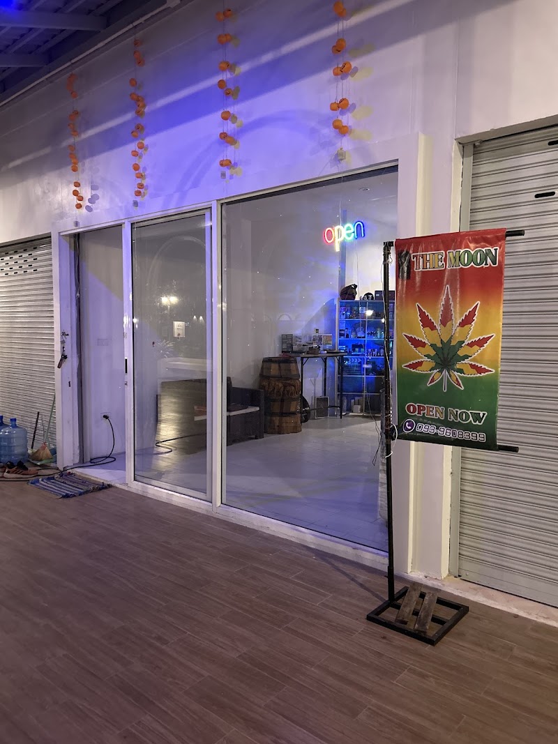 To the Moon Koh Chang Weed smoke shop