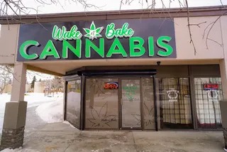 Wake N' Bake Cannabis Menisa