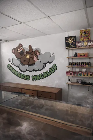 Happy Cloudz ( Cannabis Magaluf ), photo 2