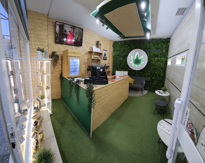 High Society Blasco Ibáñez (BUSCANOS COMO HEMP STORE VALENCIA CBD), photo 2