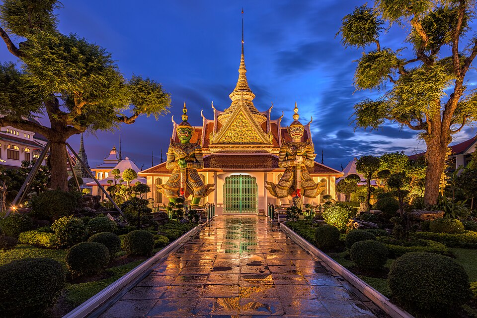 Wat Arun temple entrance, Bangkok